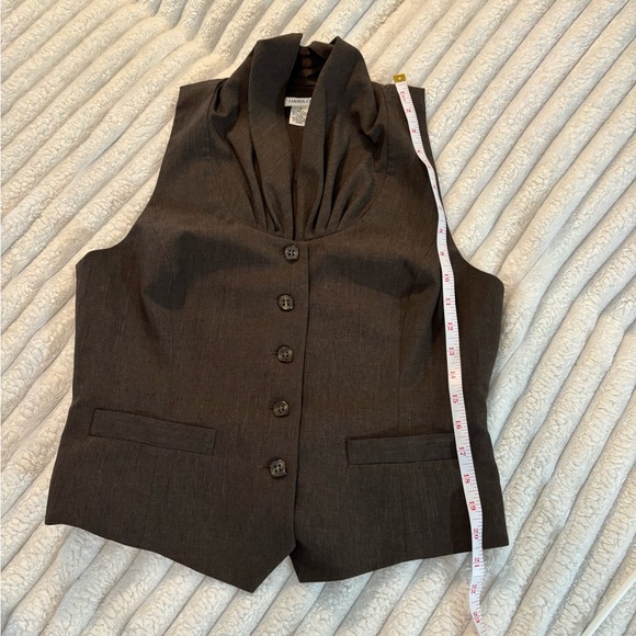 Harold's Brown Tailored Vest - Picture 5 of 11